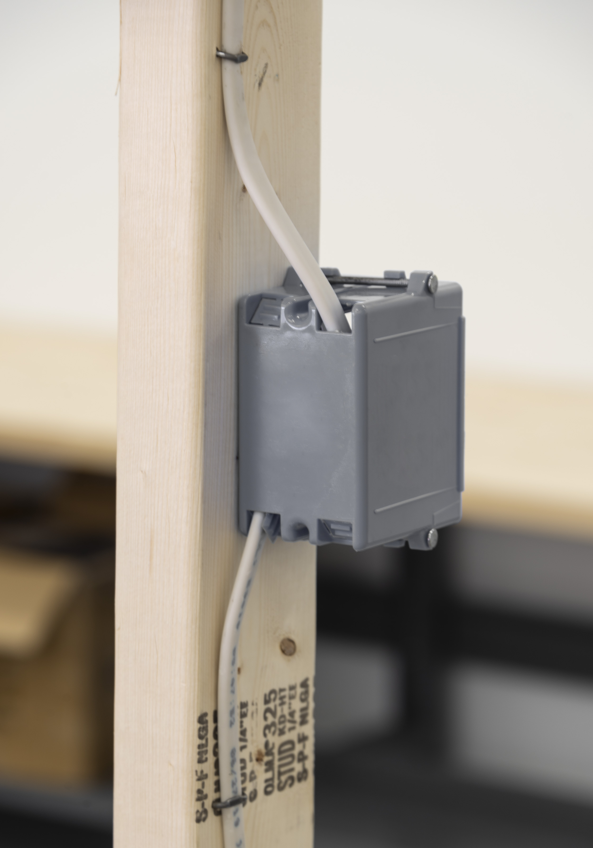 1-Gang 18 Cubic Inch New Work Standard Switch/Outlet Wall