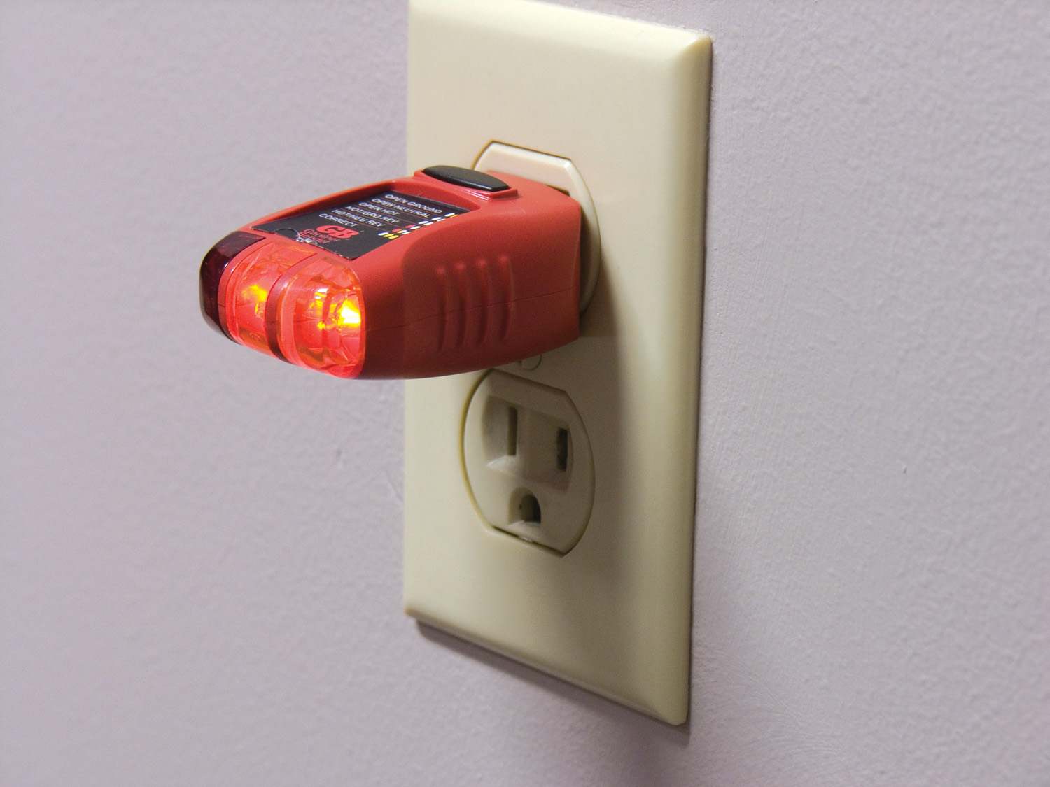 Ground Fault Receptacle Tester and Circuit Analyzer